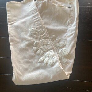 cabi Slim Boyfriend Jeans, Antique White, Embroidered Floral - Size 6